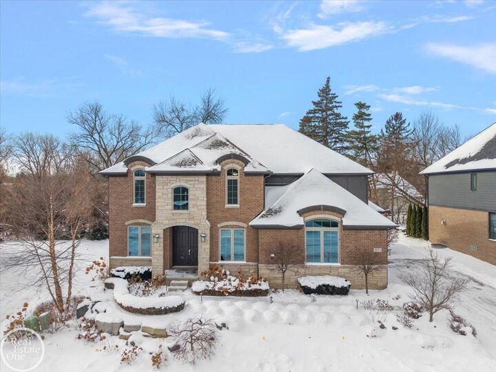 Property Photo:  4919 Park Manor Drive Unit #7  MI 48098-2230 