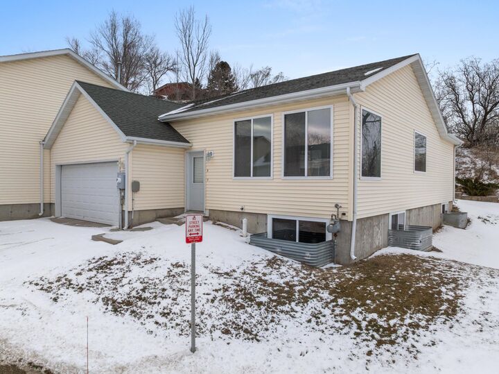 Property Photo: 1112 Delmar Ct Unit #1 ND 58703