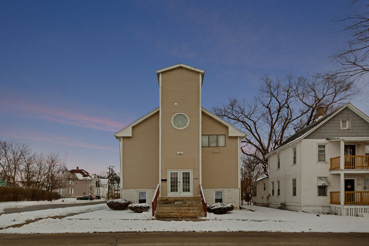 Property Photo:  194 N Entrance Avenue  IL 60901 
