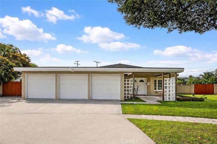 Property Photo:  203 N Royal Place  CA 92806 