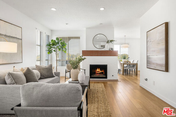 Property Photo:  4643 E 4th Street 22  CA 90814 