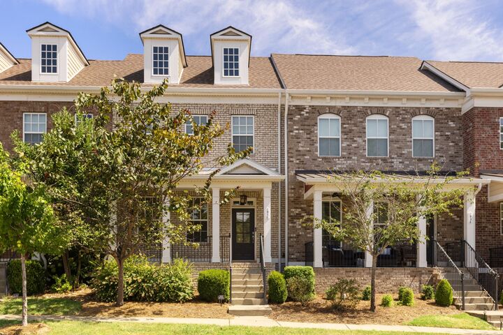 Property Photo:  1936 Grace Point Ln  TN 37135 