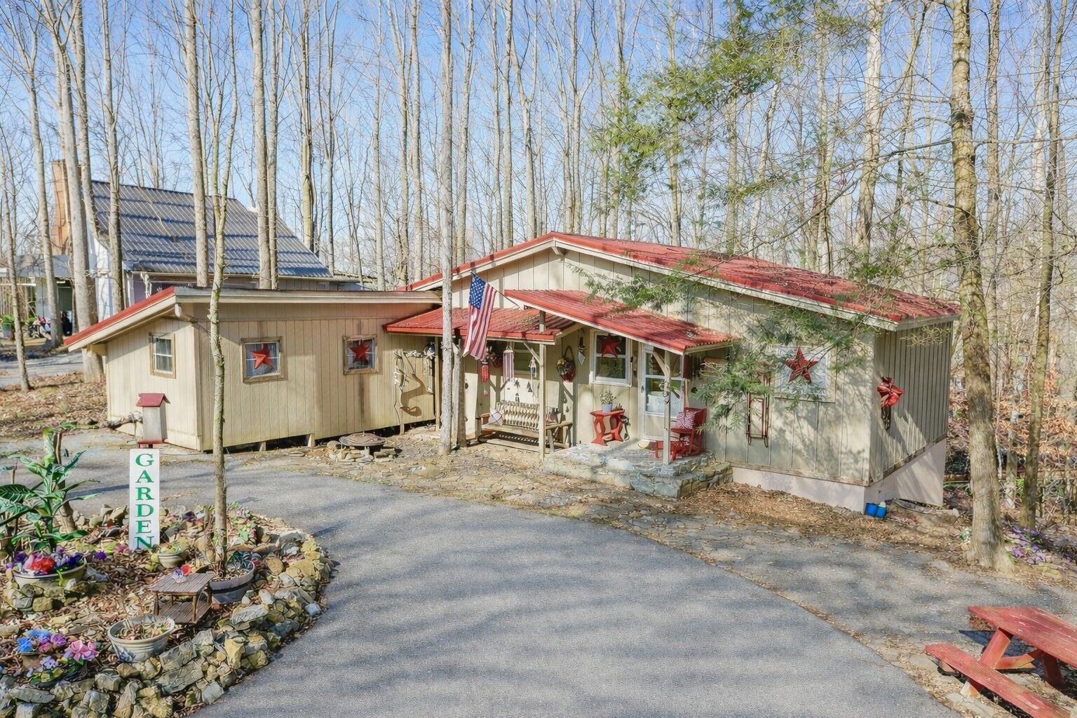 Property Photo:  605 Holiday Haven Dr  TN 37166 