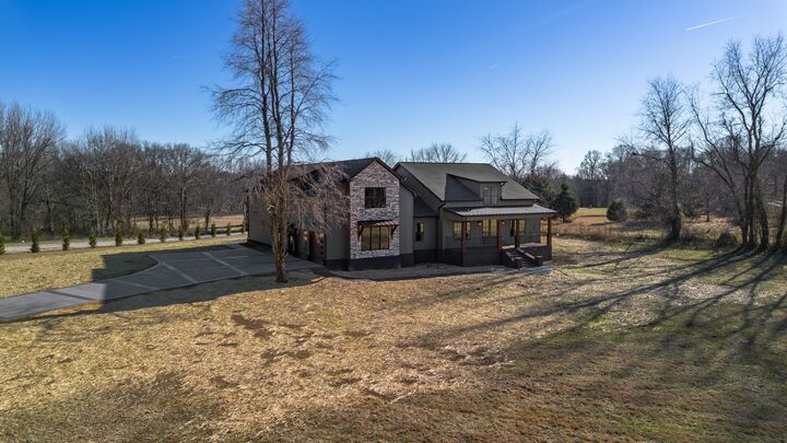 Property Photo:  112 Bradley Ln  TN 37048 