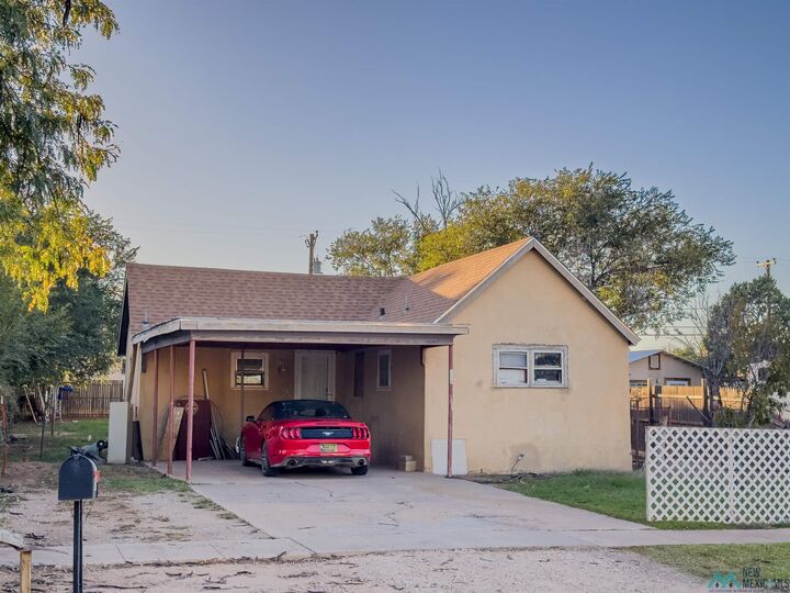 Property Photo:  708 Maple Street  NM 88101 