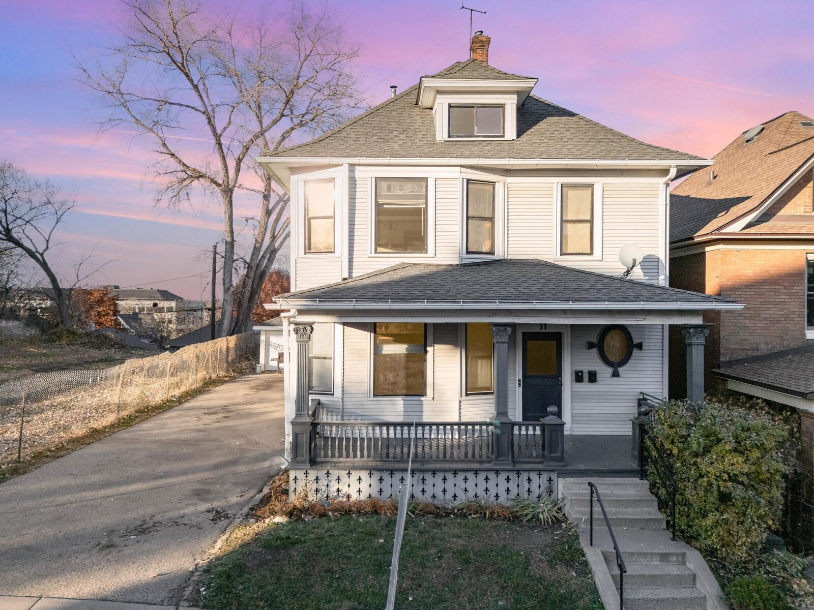 Property Photo:  11 Como Avenue  MN 55103 