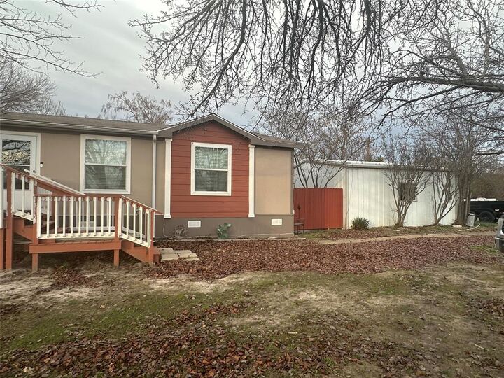 Property Photo:  3324 County Road 2618  TX 75135 