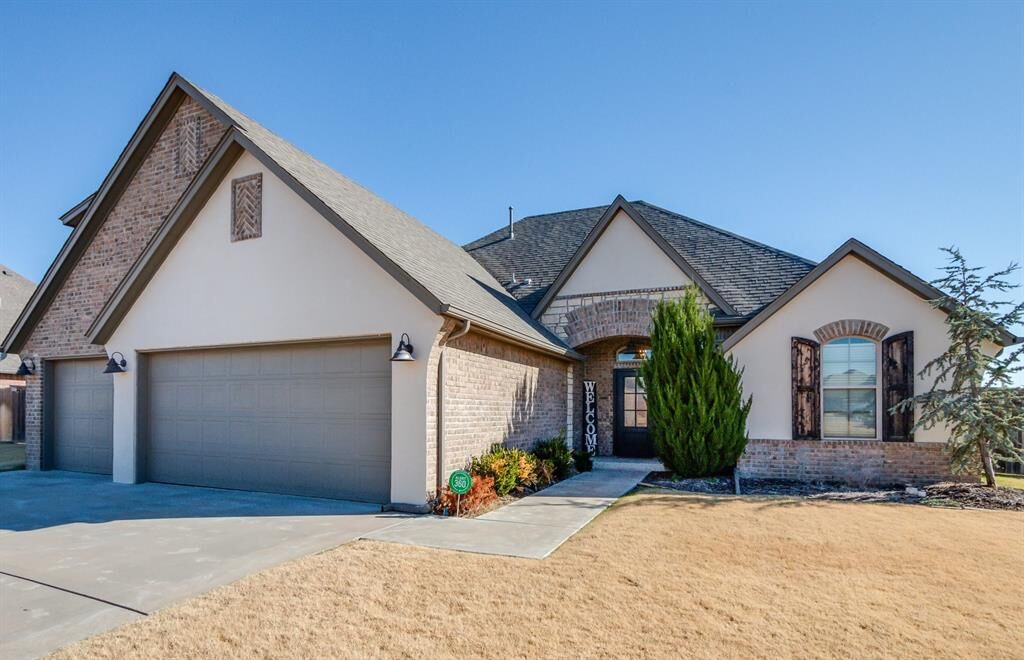 Property Photo: 41 Hickory Circle OK 73078