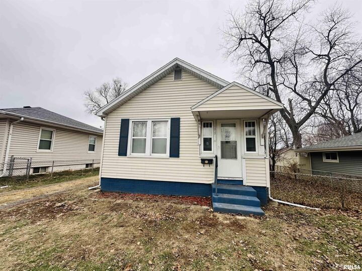 Property Photo: 1317 S 11th Street IL 61554