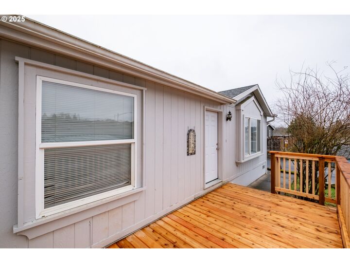 Property Photo:  2155 Robins Ln SE #33  OR 97306 