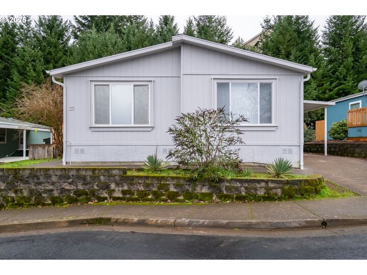 Property Photo:  2155 Robins Ln SE #33  OR 97306 