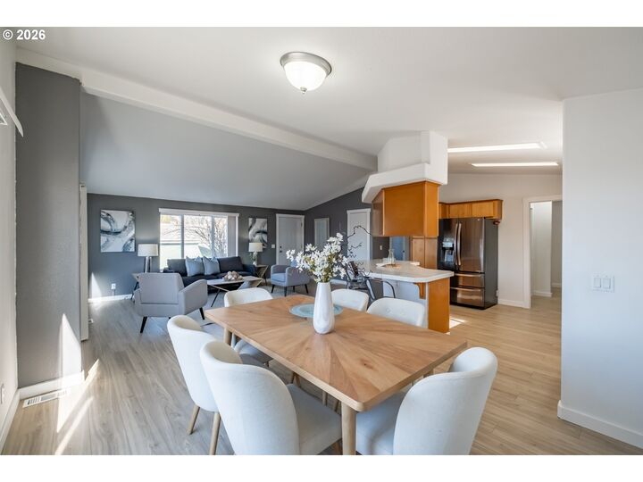 Property Photo:  2155 Robins Ln SE #33  OR 97306 