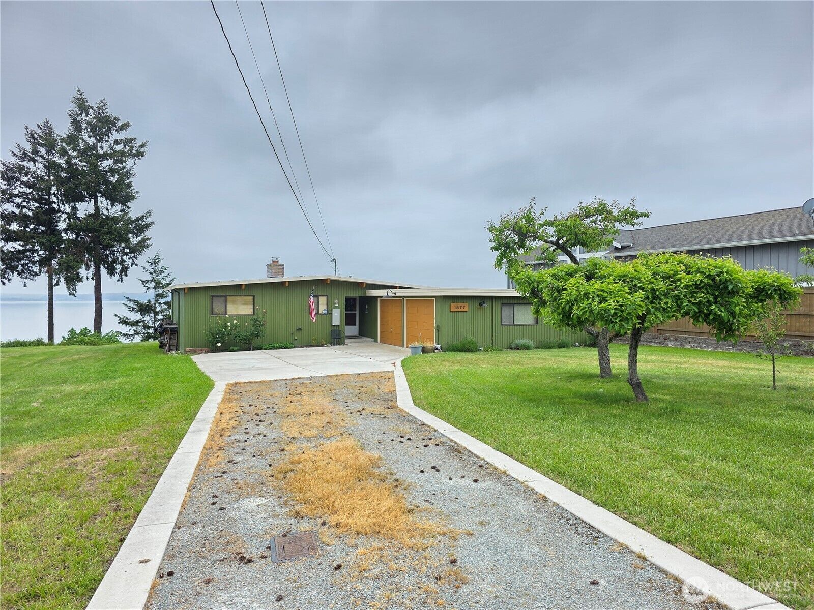Property Photo:  1577  Country Club Drive  WA 98282 