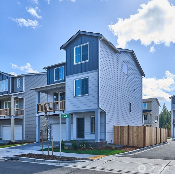 Property Photo:  18525 SE 271st Place  WA 98042 