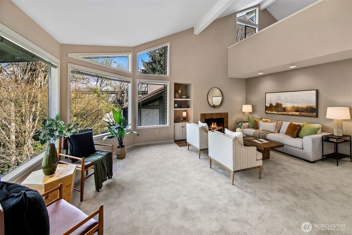 Property Photo:  2626  4th Avenue N 206  WA 98109 