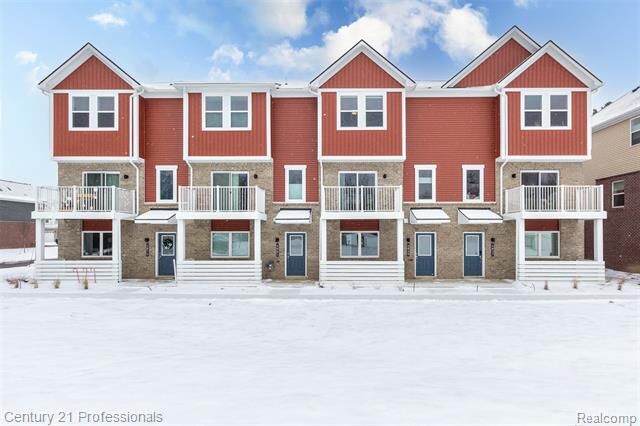 Property Photo:  4849 Parkside Lane  MI 48085 