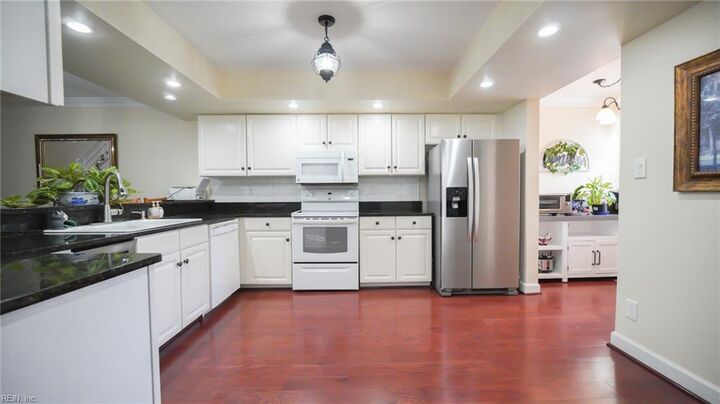 Property Photo:  208 Genoa Dr 17  VA 23664 