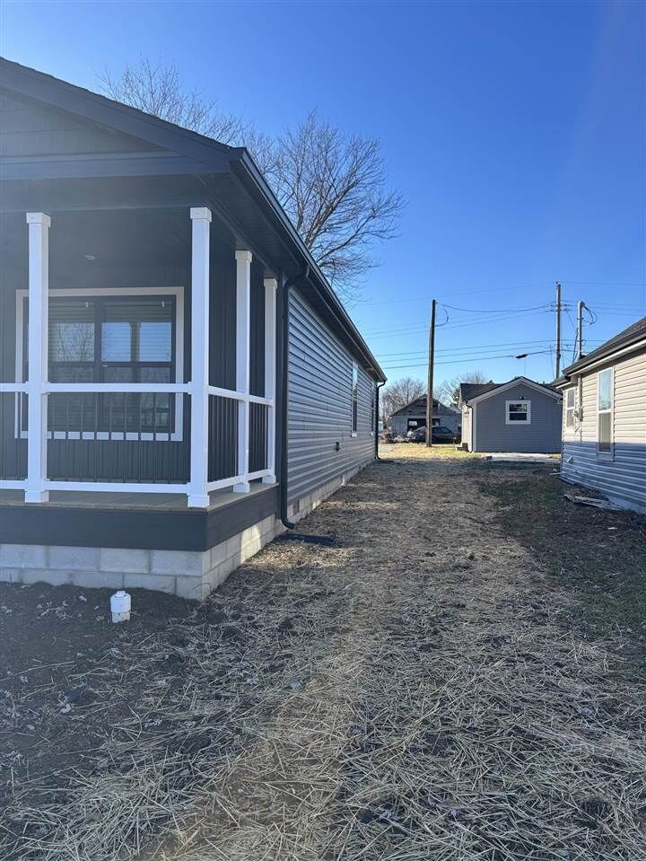 Property Photo:  1011 Maple Street  IN 47331 