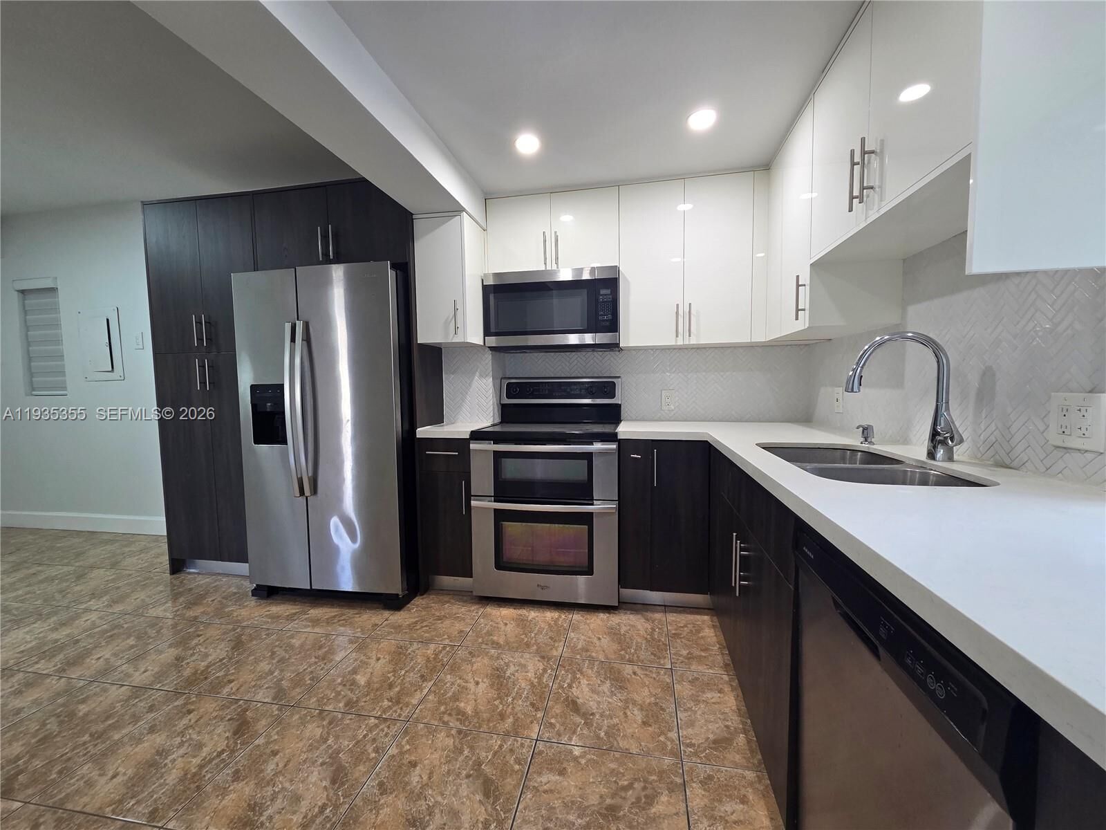 Property Photo:  6240 SW 21st St (Downstairs) 6240  FL 33155 