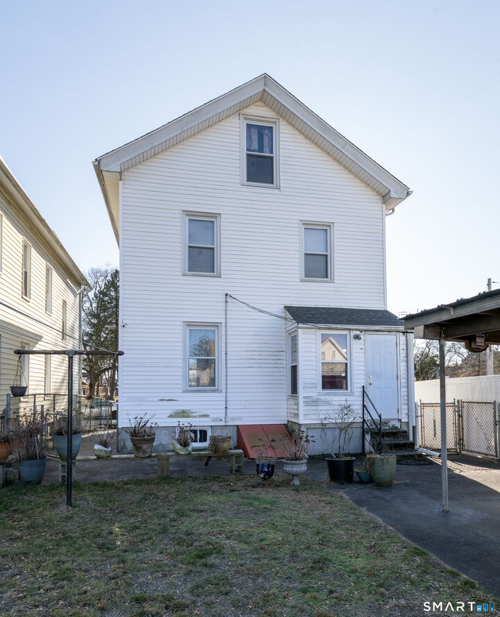 Property Photo:  111 Pine Street  CT 06513 