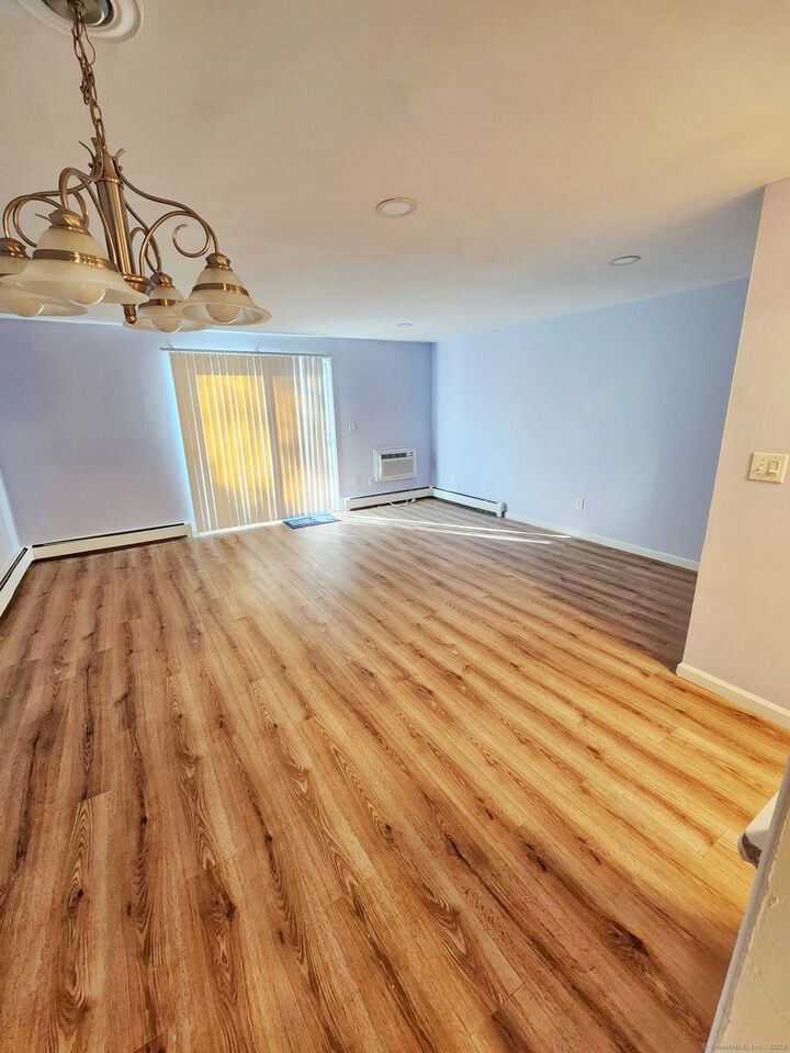 Property Photo:  218 Wakefield Circle 218  CT 06118 