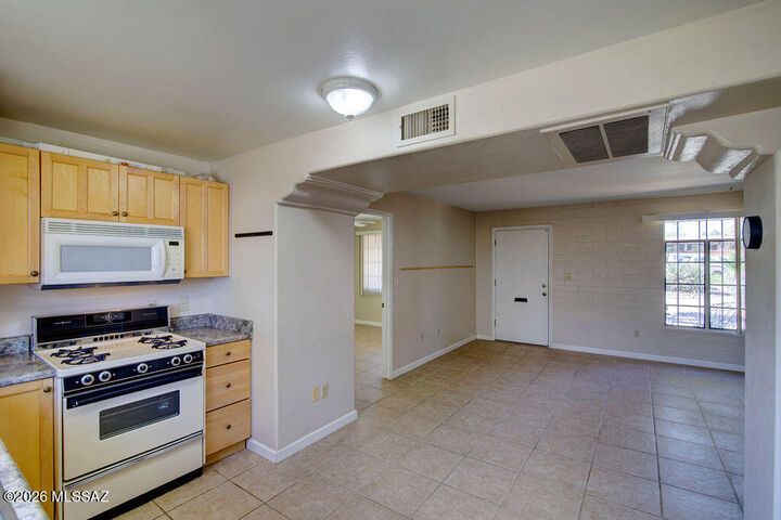 Property Photo: 135 S Paseo Quinta C AZ 85614