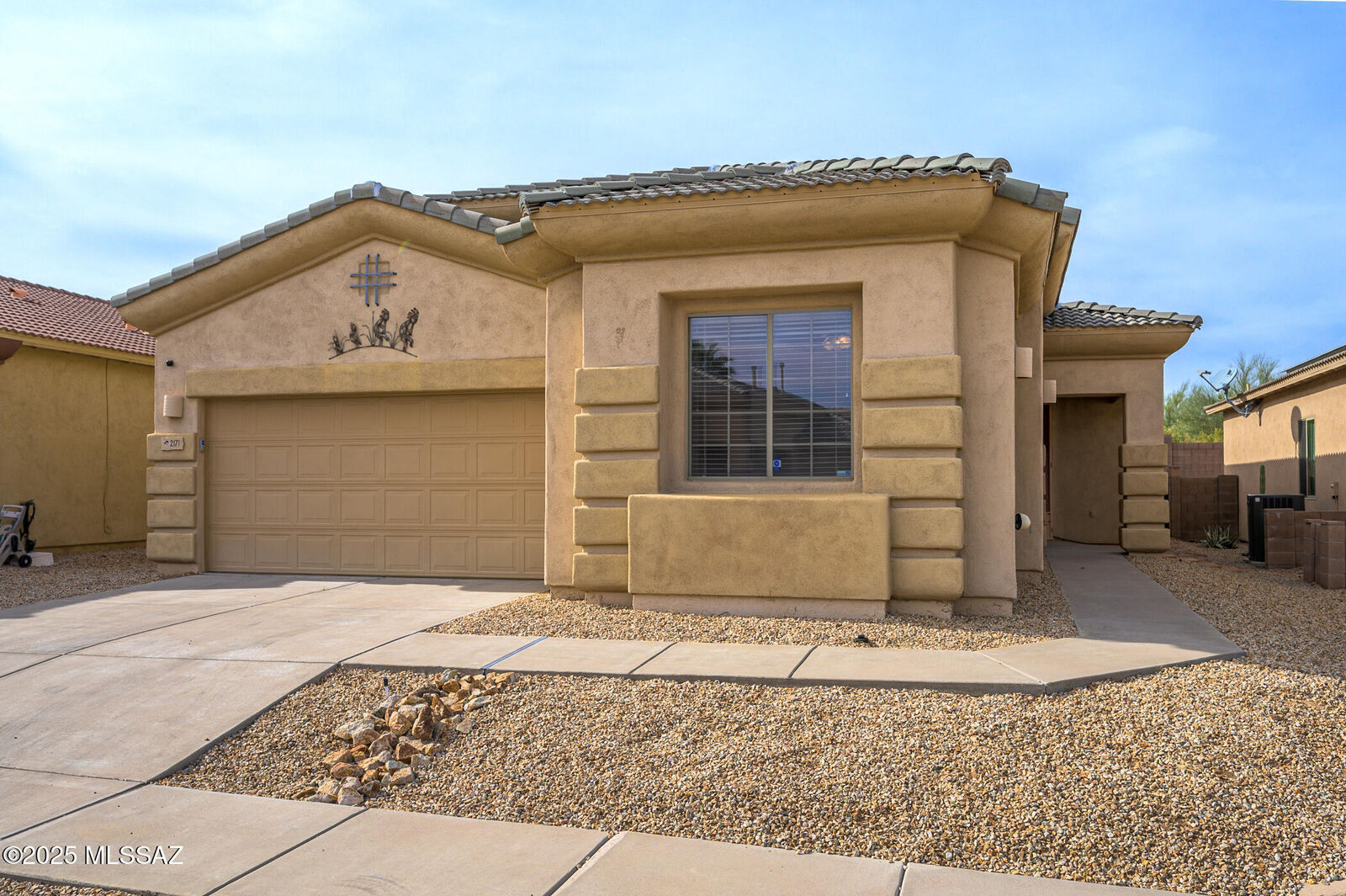 Property Photo:  2171 N Avenida Del Polen  AZ 85614 