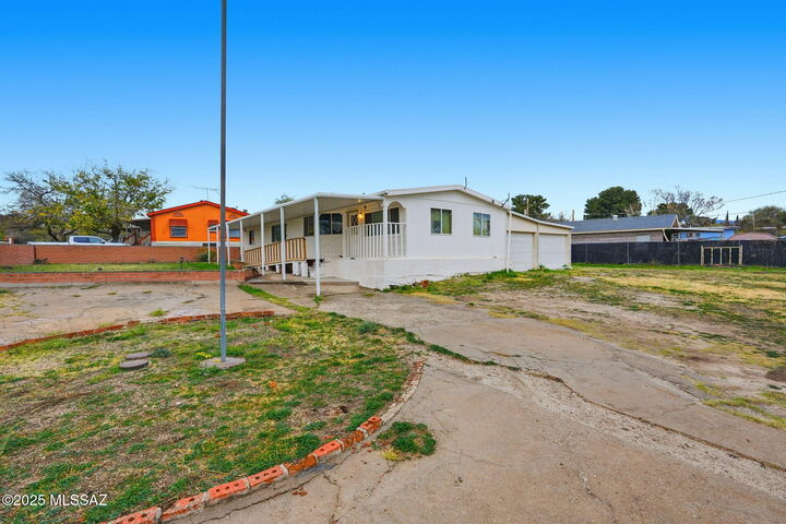 Property Photo: 2245 W Camino Amigo AZ 85623