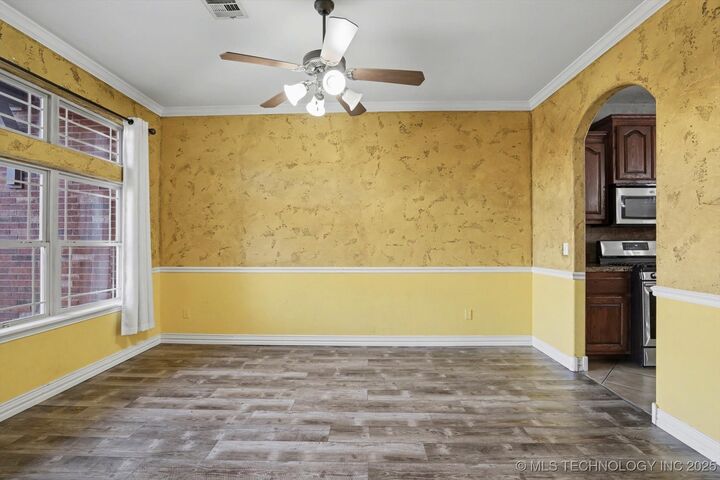 Property Photo:  2619 S 14th Place  OK 74012 