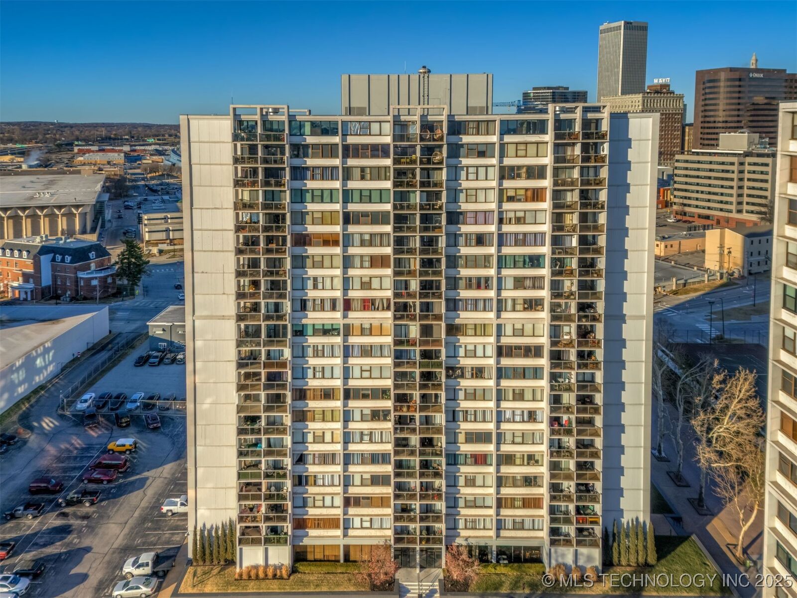 Property Photo: 450 W 7th Street 910 OK 74119