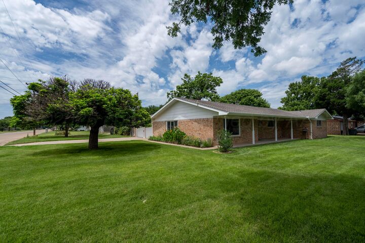 Property Photo:  314 Overland Trail  TX 79036 