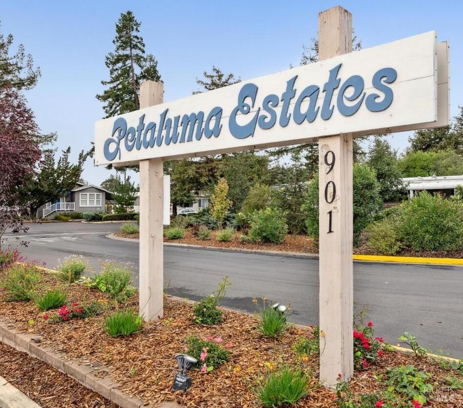 Property Photo: 6 N Napa Drive CA 94954