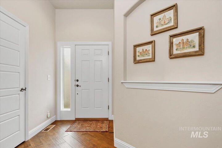 Property Photo:  4625 N Vin Santo Avenue  ID 83646 