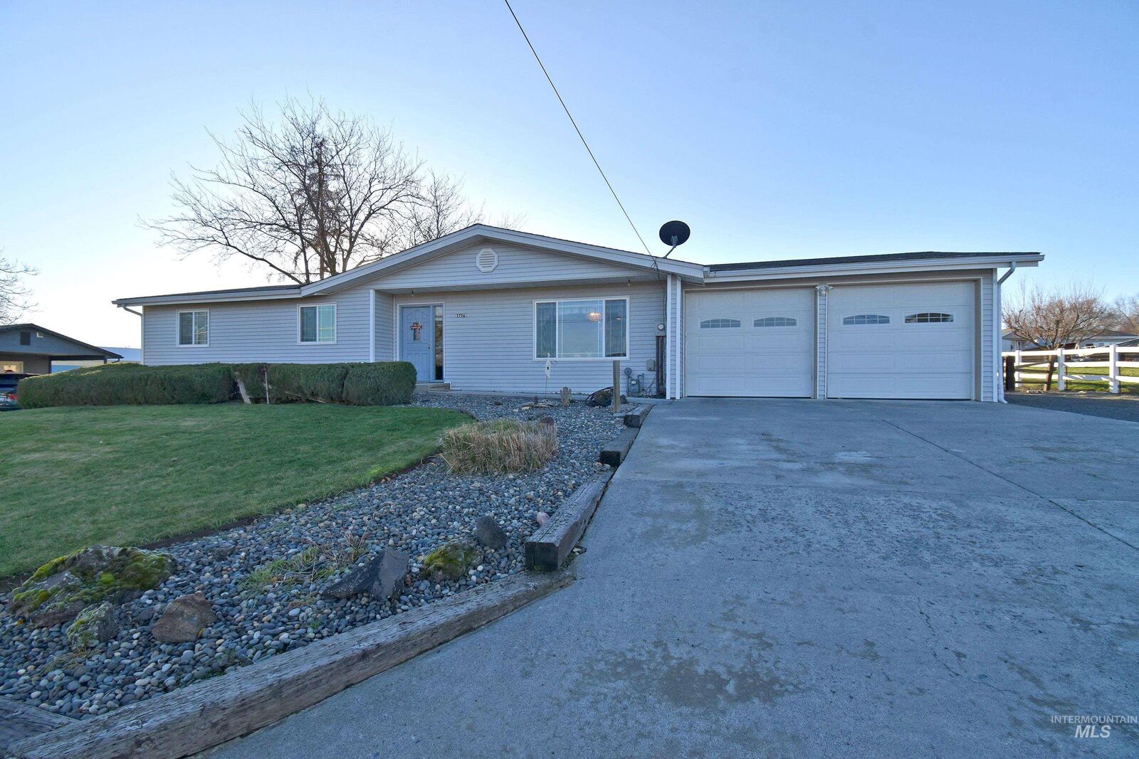 Property Photo:  1716 Alder Avenue  ID 83501 