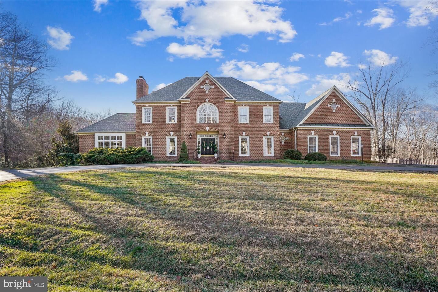 Property Photo: 7480 Dunquin Court VA 20124