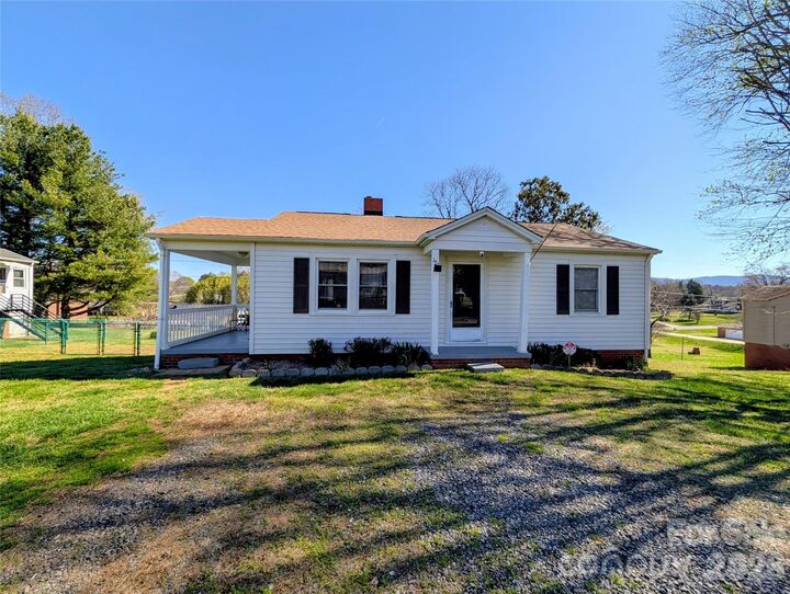 Property Photo:  122 Murphy Court  NC 28655 