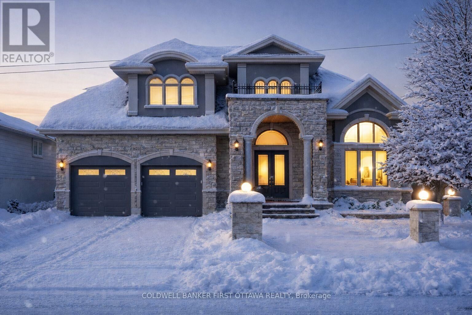 Property Photo: 1623 Claymor Avenue ON K2C 1T4