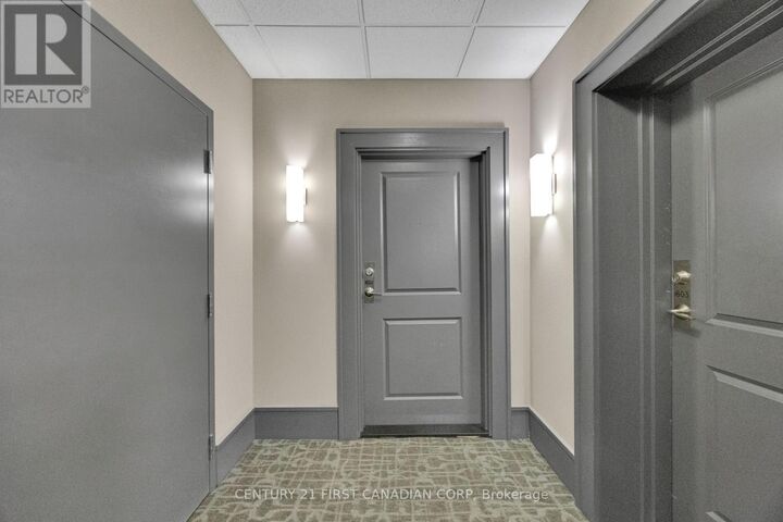 Property Photo:  330 Ridout Street North 1602  ON N6A 0A7 