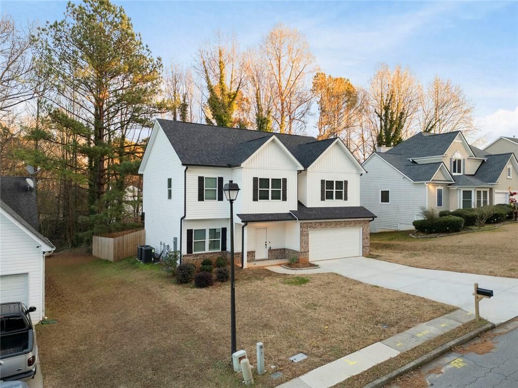 Property Photo:  1107 Glen Chase Drive  GA 30044 