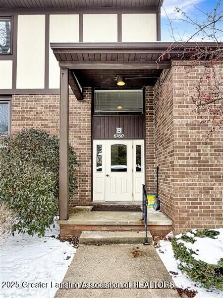 Property Photo:  6160 Innkeepers Court  MI 48823 