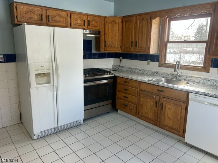 Property Photo: 21 Volker Ln NJ 07039