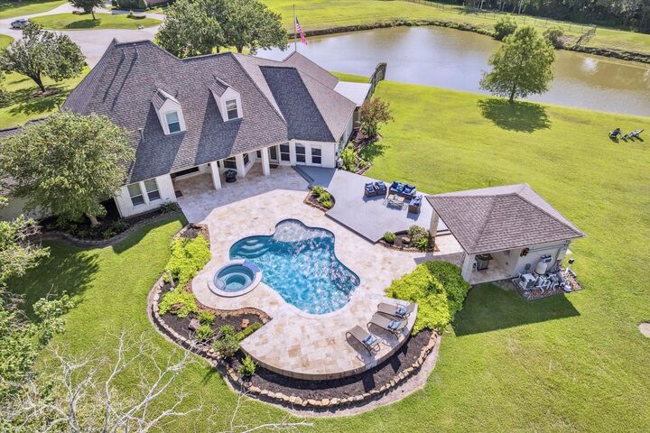 Property Photo:  2904 Bridle Path Lane  TX 77546 
