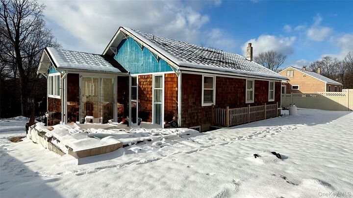 Property Photo:  3240 Hollywood Street  NY 10547 