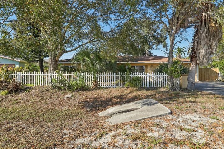 Property Photo:  2228 NE Coachman Road  FL 33765 