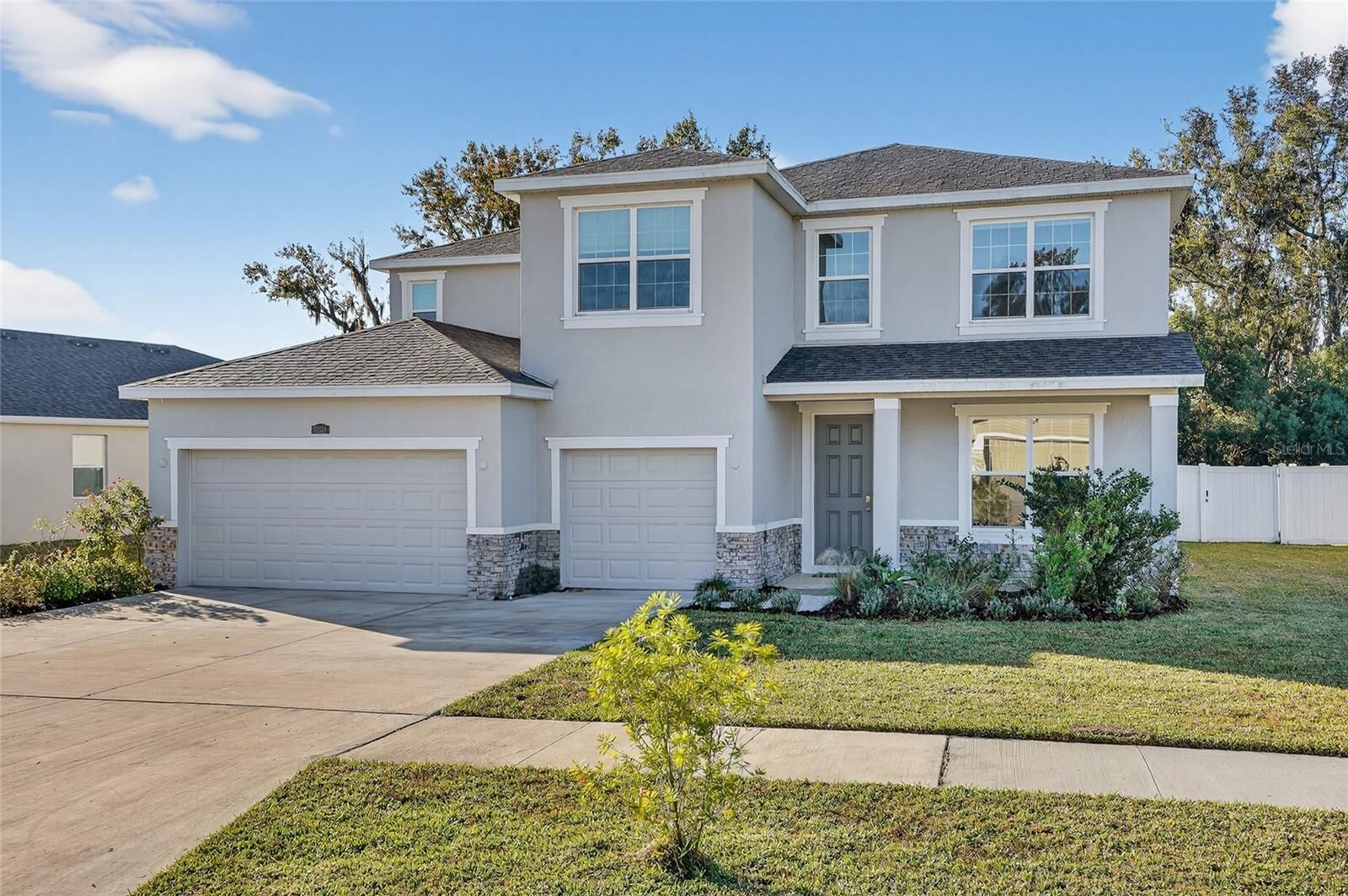 Property Photo: 35938 Morse Willow Court FL 33541