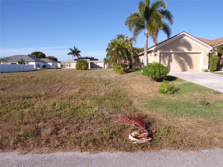 Property Photo:  105 NW 9th Terrace  FL 33993 
