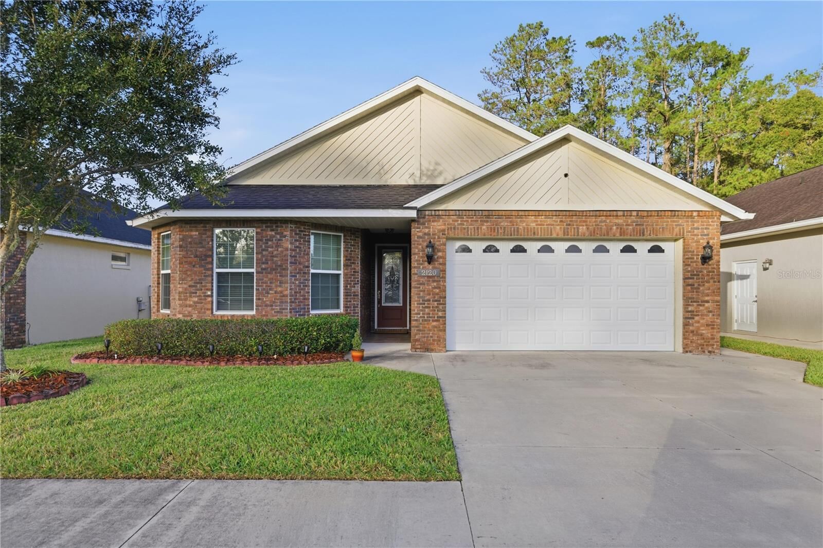 Property Photo:  2120 NE 37th Court  FL 34470 