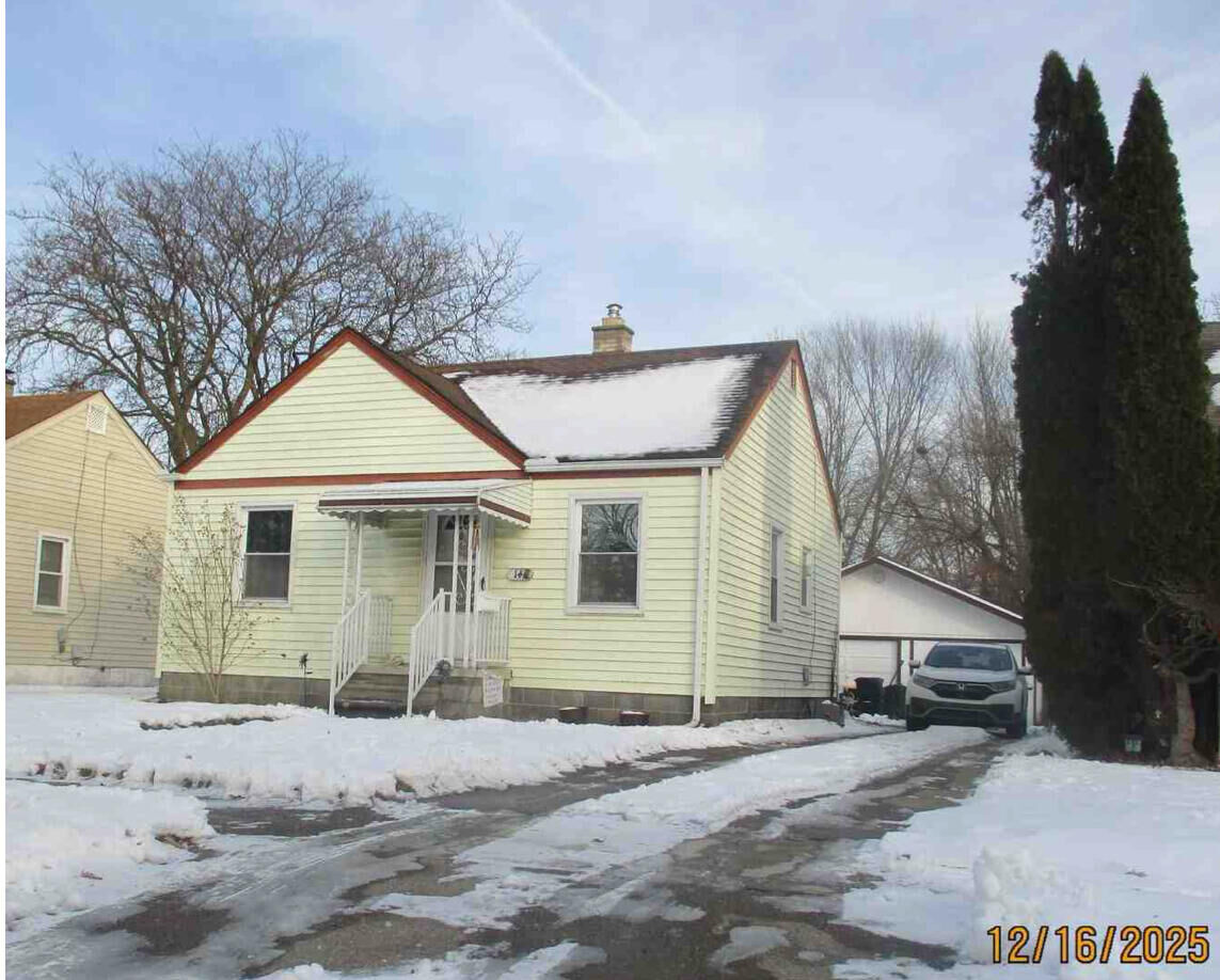 Property Photo: 140 Comet Street MI 48043