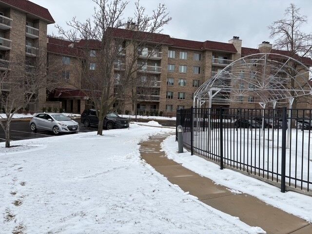 Property Photo:  1280 Rudolph Road 1F  IL 60062 