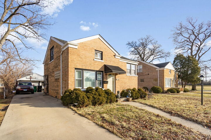 Property Photo:  2341 S 24th Avenue  IL 60155 